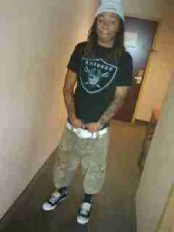 Angry Girlfriend Shaves Her Baby Daddy